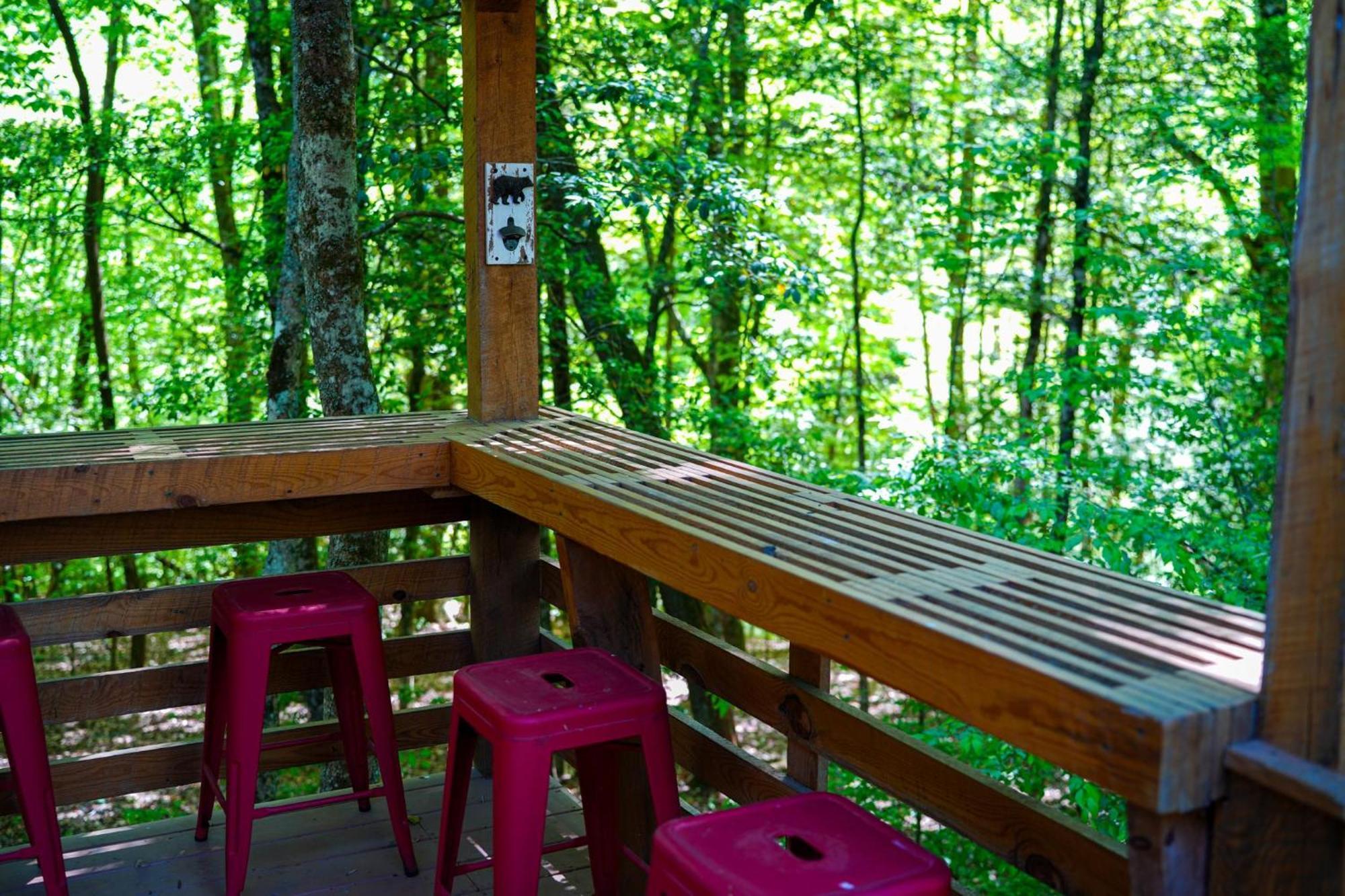 The Big Little Cabin - Hot Tub & Playground Далонега Экстерьер фото